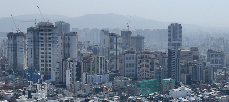4개월 만에 상승 전환한 서울 아파트 실거래가지수