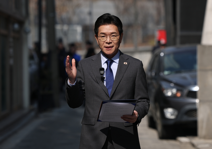 청년 주거 공약 발표하는 정원오 예비후보