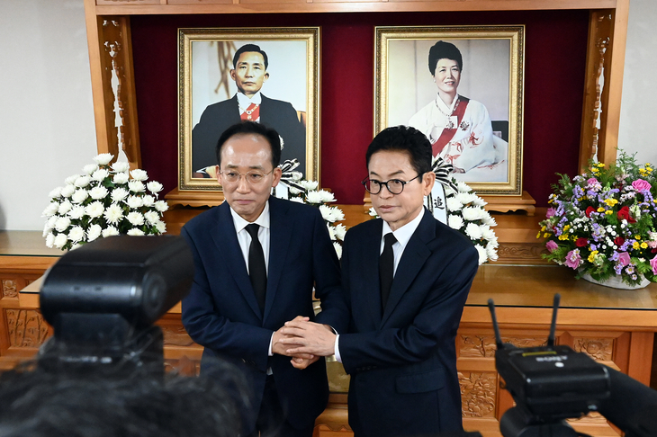 이철우·추경호, 박정희 생가 동행