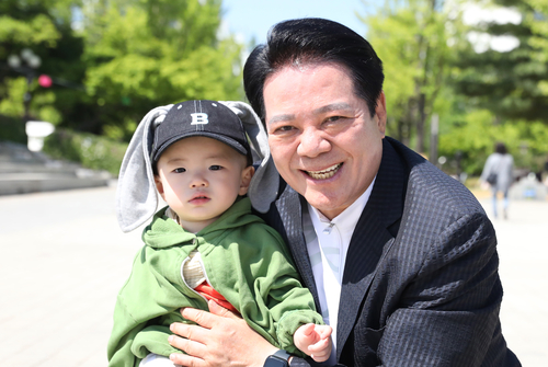 최대호 더불어민주당 안양시장 후보 5일 104주년 어린이날 안양시 행사 참석