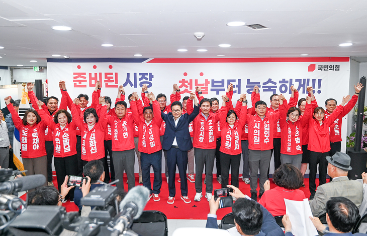 이철우 국민의힘 경북도지사 후보, 조현일 경산시장 후보 개소식 참석