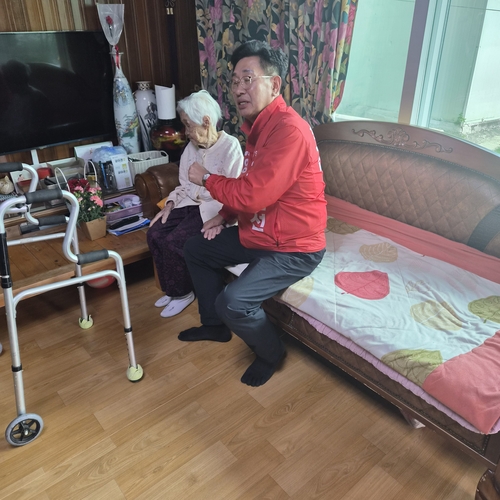 전진선 국민의힘 양평군수 후보 8일 어버이날을 맞아 관내 독거노인 위문