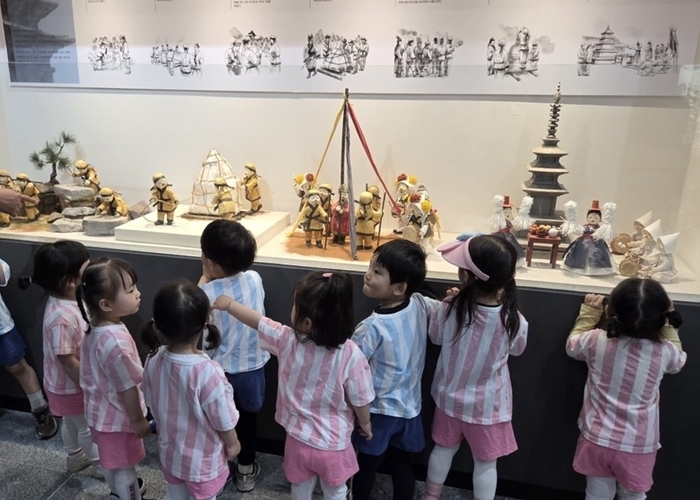 익산 석제품전시홍보관, '딱딱한 돌'의 변신…체험 명소로