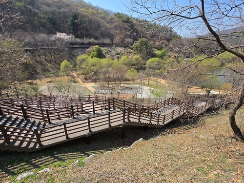 파주 마장호수- 주차장 연결 데크 조성