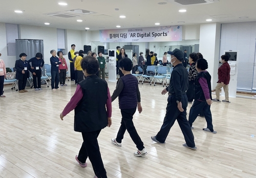 안양시 베이비부머지원센터 시니어 모델 교육 현장