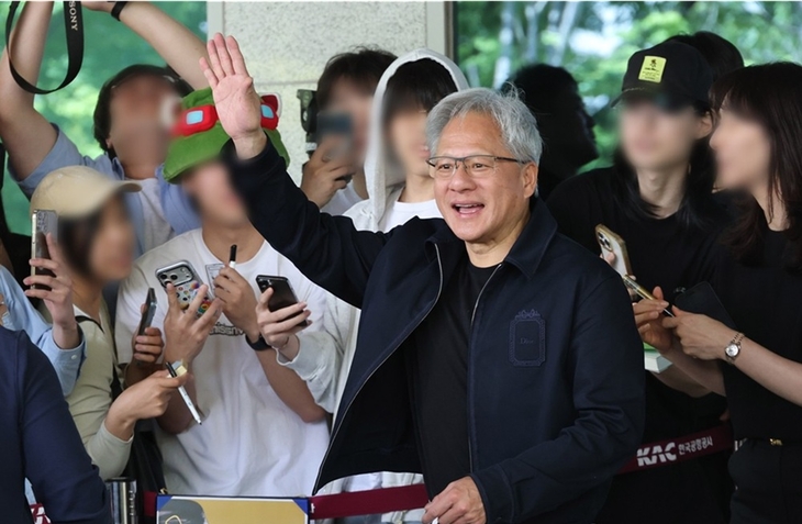 젠슨 황, 방한 첫마디 “한국에 깜짝선물 많이 가져왔다”
