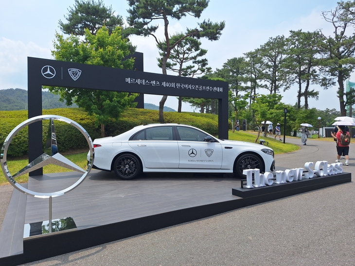 14일 경기도 양주시 레이크우드CC에서 열린 '메르세데스-벤츠 제40회 한국여자오픈골프선수권대회' 현장에 벤츠 차량이 전시돼 있다. 사진=여헌우 기