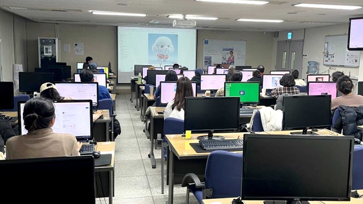 이천시는 'AI디지털배움터' 수강생을 모집한다. 제공=이천시