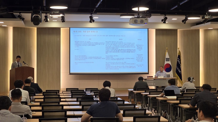 19일 경기도 성남시 판교 한컴타워에서 열린 다산네트웍스 임시 주주총회에 참석한 주주들 [사진=최태현 기자]