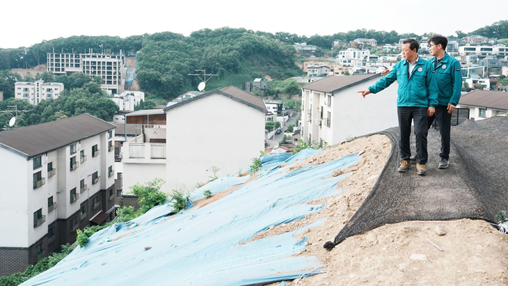 광주시는 여름철 장마와 집중호우에 대비해 지난 17일 산림 재해 취약지역에 대한 현장점검을 실시했다. 제공=광주시