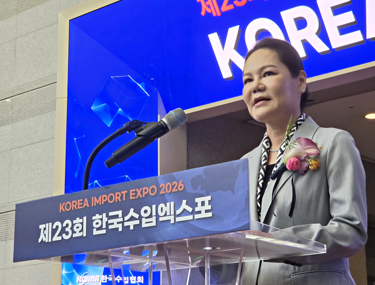 23일 윤영미 한국수입협회장이 서울 강남구 삼성동 소재 코엑스 B홀에서 열린 '한국 수입 엑스포(Korea Import Expo) 2026'에서 개회사를 하는 모습. 사진=