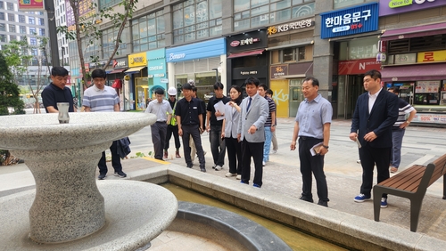 정병용-정혜영-오승철-최승-신선호-김어진 민주당 하남시의회 의원 당선인 22일 미사문화의거리 현장점검