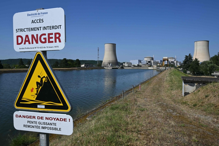 TOPSHOT-FRANCE-WEATHER-CLIMATE-ENERGY-NUCLEAR
