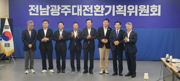 김신 당선인, 첫 행보 완도 미래 청사진 제시