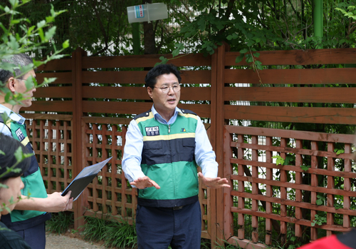 한대희 군포시장 당선인 26일 러브버그 방제 현장 긴급 점검