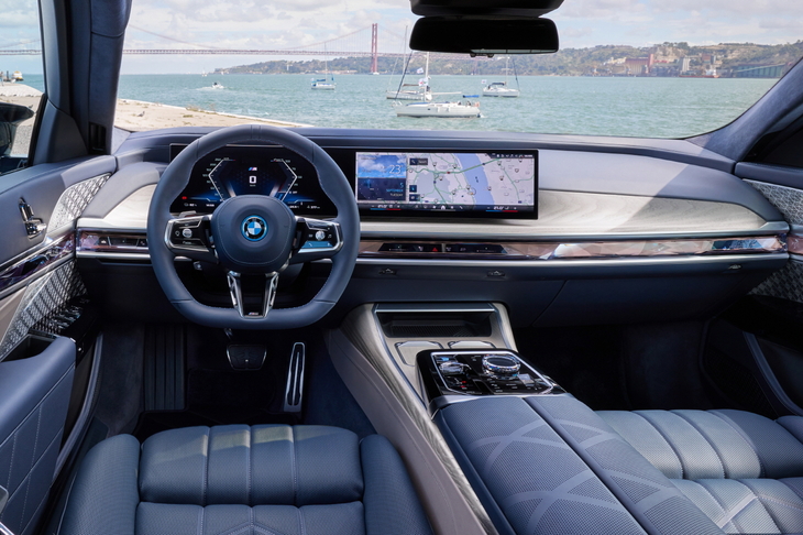 BMW 7시리즈 실내 이미지.
