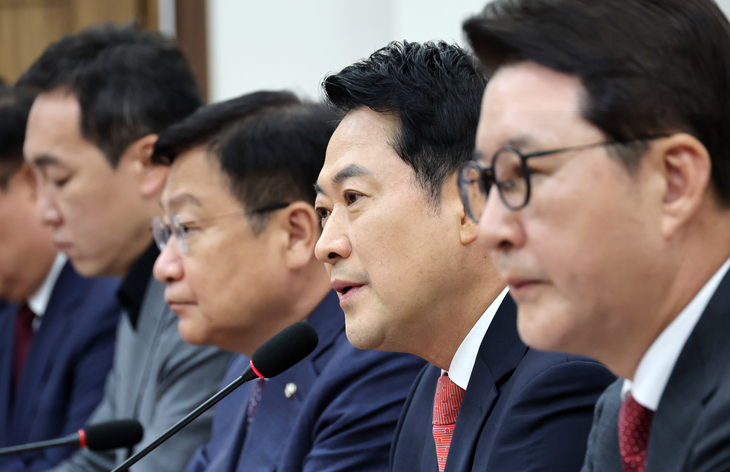 최고위 발언하는 장동혁 대표