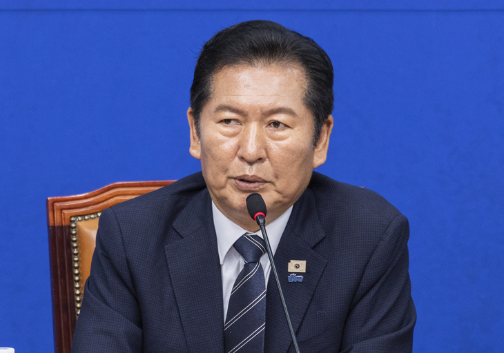 긴급 국제정세 토론회 참석해 발언하는 정청래 대표