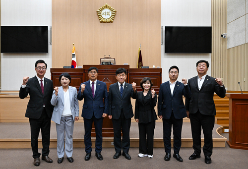 제10대 연천군의회 1일 제301회 임시회 열고 의장단 선출
