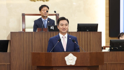 정일구 의원이 제10대 평택시의회 전반기 부의장으로 선출된 후 당선 인사를 하고 있다. 제공=평택시의회