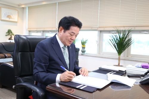 최대호 안양시장 2일 민선9기 1호 결제로 시청사 부지 기업유치 공모 추진계획 검토