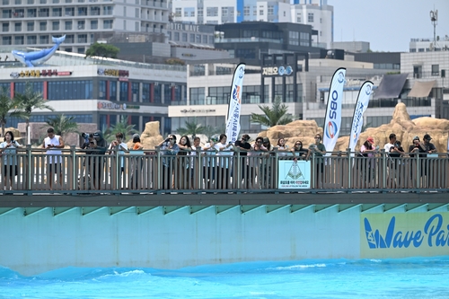 2026 WSL 시흥코리아 오픈 국제서핑대회 3일 거북섬 웨이브파크에서 개최