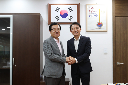 최현덕 남양주시장-이현재 하남시장(왼쪽) 3일 공동 현안 논의