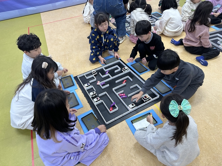 경북교육청, 유보통합 대비 영유아에게'AI_로봇 놀이터'문 열다