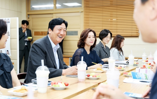 손배찬 파주시장 취임 후 첫 현장 방문으로 3일 산내초등학교 방문