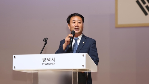 최재영 평택시의회 의장이 4일 이충문화체육센터에서 열린 '2026 평택시의회 의장배 피구대회' 개회식에서 축사를 하고 있다. 제공=평택시의회