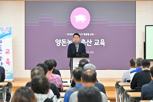 백영현 포천시장 7일 2026년 축산농가 축종별 교육 격려인사