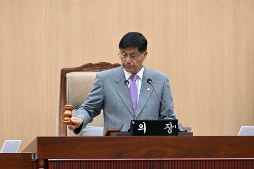 박영철 연천군의회 의장 제302회 임시회 개회 선언