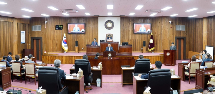 여주시의회가 16일 제82회 임시회 제1차 본회의를 열고 제5대 의회 첫 본격적인 회기에 들어갔다. 제공=여주시의회