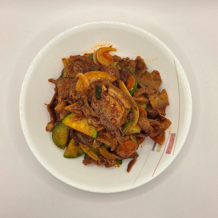 완성된 제육볶음.