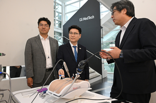 김원기 의정부시장 20일 용현산업단지 내 ㈜시지메드텍 신공장(D동) 준공식에 참석