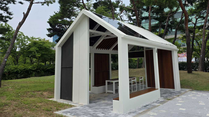 수원시가 탄소중립 그린도시 조성사업 대상지에 설치한 빗물 재이용시설 '빗물퍼걸러'. 제공=수원시
