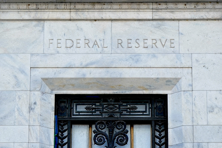 USA-FED/HIKEORHOLD