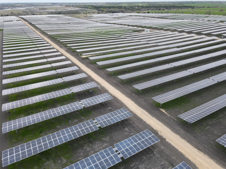 미국 텍사스주에 위치한 한화큐셀의 168MW 규모 태양광 발전소.