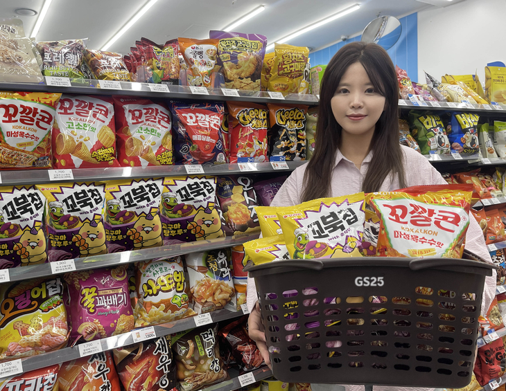 GS25 '춘식이 꼬북칩 고구마탕후루맛' 단독 출시