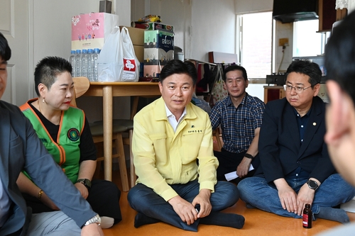조용익 부천시장 6일 원미구 한 노후주택 방문