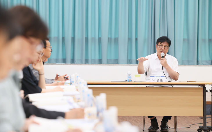 도성훈 인천시교육감이 '주민직선5기 인천시교육감 공약실천계획 업무보고회'에서 공약 이행 방안에 대해 논의하고 있다. 제공=인천시교육청