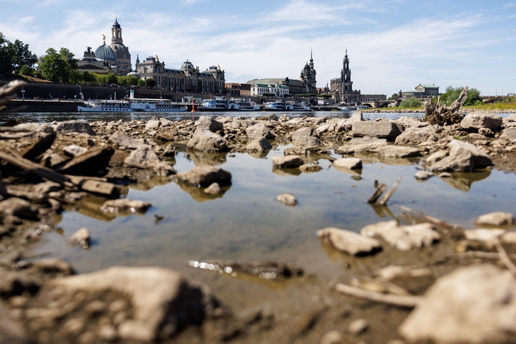 TOPSHOT-GERMANY-WEATHER-CLIMATE-DROUGHT-HEATWAVE