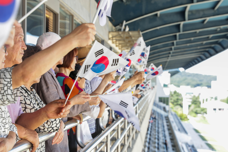한국마사회는 지난 8일 렛츠런파크 서울에서 독립유공자 후손 및 가족 25명을 초청해 광복절 기념 행사를 개최했다고 14일 밝혔다.