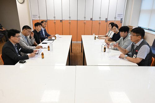 김원기 의정부시장 광복절인 15일 홈플러스 의정부점 재개장 관련 장보기 캠페인 참여