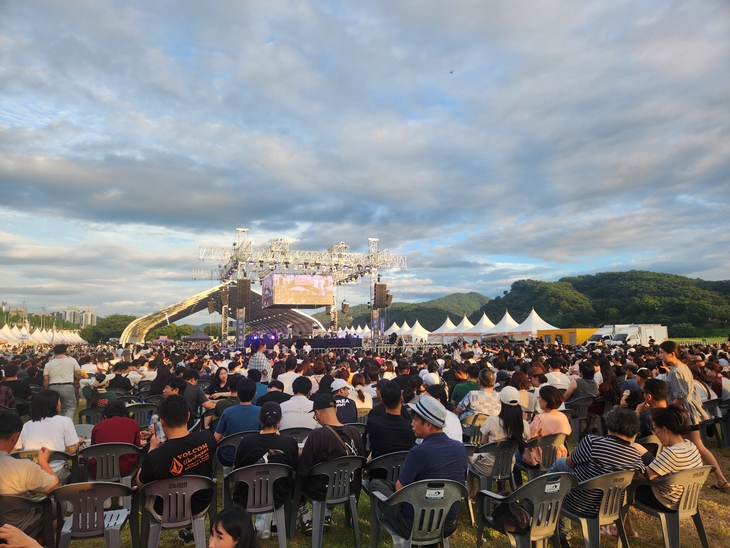 “금강 야경에 맥주 한잔