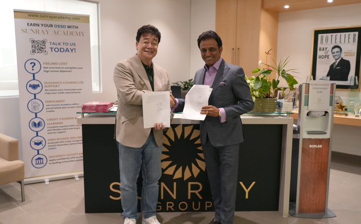 더본코리아 백종원 대표(왼쪽)와 썬레이그룹 라탄 '레이' 굽타(Rattan 'Ray' Gupta) CEO가 외식사업 협력을 위한 업무협약(MOU)을 체결하고 있다. 사진=더