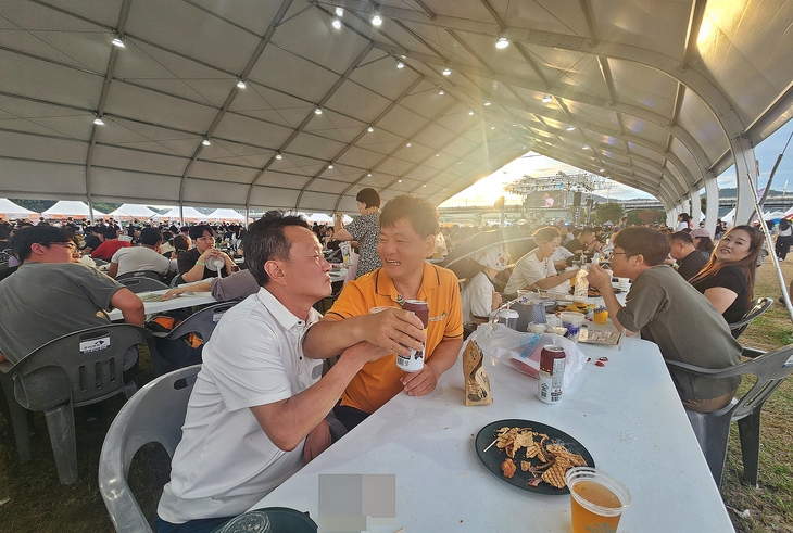 “금강 야경에 맥주 한잔