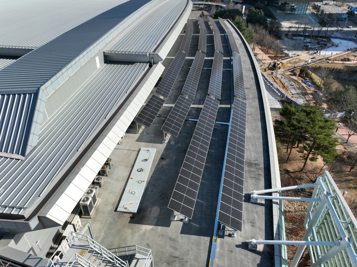 고양특례시 킨텍스 제1전시장 상부 태양광 발전시설(262.2kW, 2025년 설치)