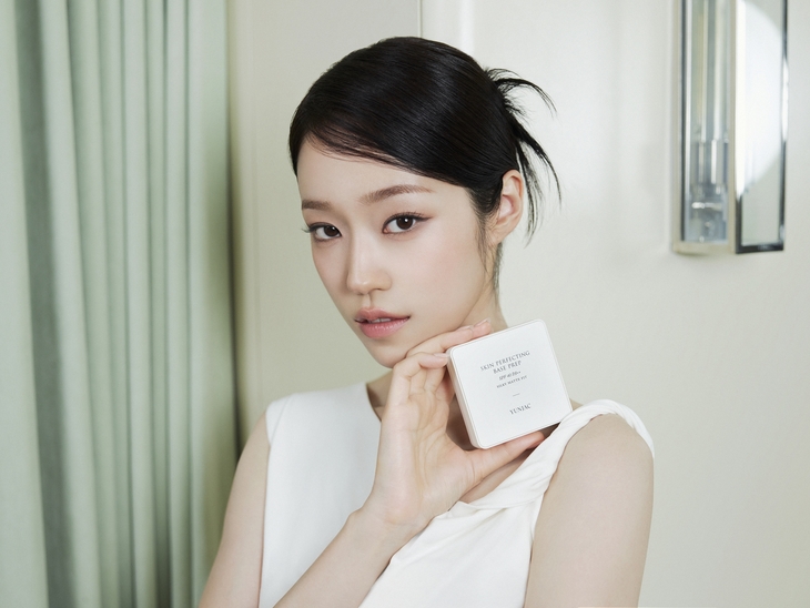 연작(YUNJAC) '스킨 퍼펙팅 베이스 프렙 실키 쿠션' 선봬