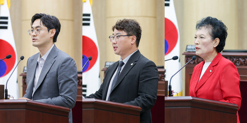 안산시의회 제305회 임시회에서 5분 자유발언 실시한 선현우-안두회 의원, 건의안 대표 발의한 이진분 의원(왼쪽부터)